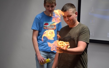 Látványos kísérletekkel mérettették meg magukat a gépészes diákok