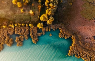 Újabb fantasztikus drónvideó az őszi Balatonról