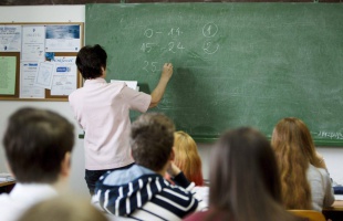 Januártól 21 százalékkal emelkedhet a pedagógusok bére