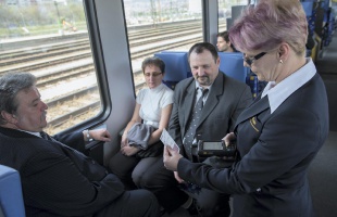 Meghosszabbodik a decemberi vonat és Volánbusz bérletek érvényességi ideje