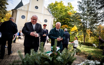 1956 fénye ma is bevilágítja történelmünket –a Hősök templománál emlékeztek meg a forradalom hőseiről