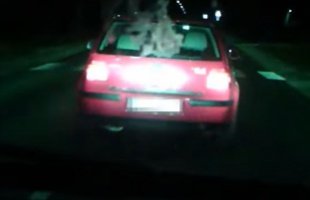 Büntetőfékezéssel akarta megleckéztetni az autóst, akit előtte megelőzött - VIDEÓ