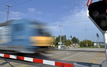 Országos kampánynap a vasútátjárós balesetek megelőzéséért