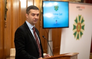 Hárman kapták meg a Nemzet Gazdásza címet