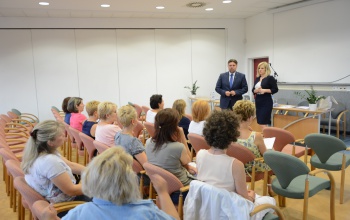 Megbecsülést a védőnőknek!