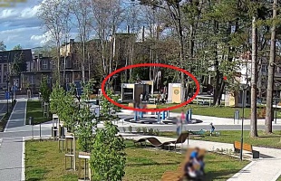 Megrongálták az okospark egyik pavilonját, pechjükre a térfigyelő kamera mindent felvett