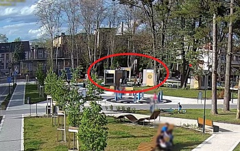 Megrongálták az okospark egyik pavilonját, pechjükre a térfigyelő kamera mindent felvett