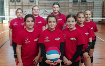 Nagy izgalommal vágtak neki a megmérettetésnek a fiatal röplabdások