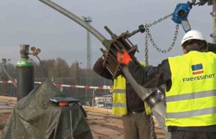 Így feszítik a pászmákat - videó