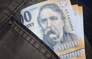 528.000 forint volt a januári bruttó átlagkereset