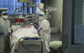 Koronavírus: több mint 5 ezer új fertőzöttet igazoltak