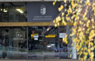 Hétfőtől a kormányhivatalokban is kötelező lesz a maszkviselés