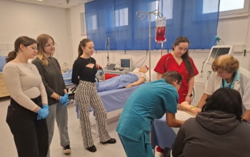 Laborlátogatáson jártak a jövő orvosai