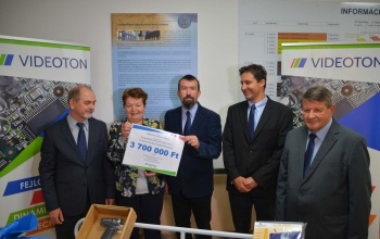 3,7 millió forint értékben adományozott orvosi műszereket és berendezéseket a VIDEOTON