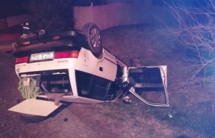 Tetejére borult egy autó Zákányban
