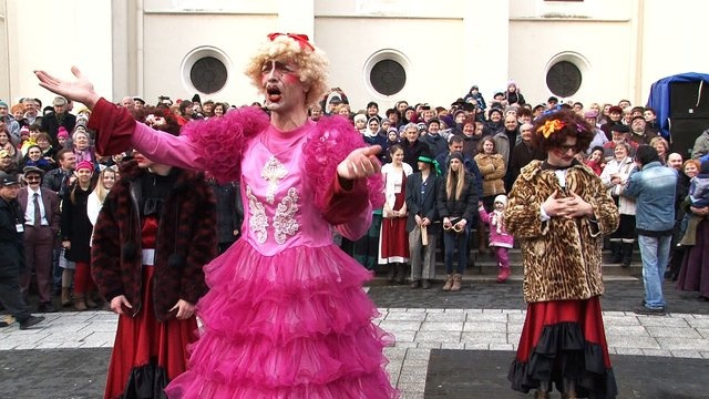 Dorottya idén is férjre vadászott