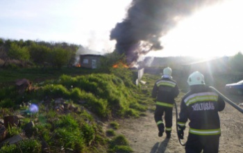 Hulladék égett a Nádasdi utcában