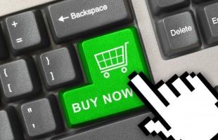 Már 42 jogsértő webáruház került feketelistára