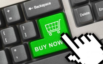 Már 42 jogsértő webáruház került feketelistára