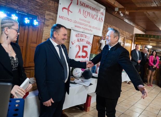 Bállal ünnepelt a 25 éves Meistro Lovassport Egyesület – fotók