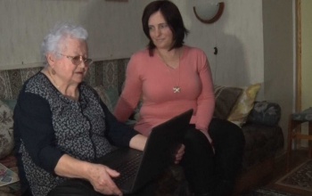 Számítógépekkel enyhítik a kaposvári idősek magányát