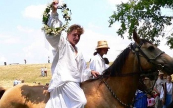 Harmat a szeplő ellen, a pünkösdi király pedig ingyen ihat egy évig