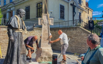 Október 3-án avatják fel Márton Áron kaposvári szobrát