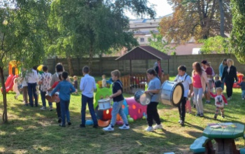 Zene kicsiknek és kicsit nagyobbaknak