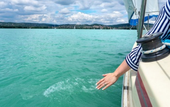 A Balaton vízállása 109 centi, a víz 26 fokos