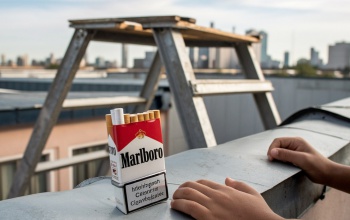 Cigaretta miatt elfajult veszekedés: erőszakért próbára bocsátást javasolnak a fiatal fiú ellen