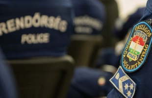 Rendőrökre támadt egy család több tagja Siófokon
