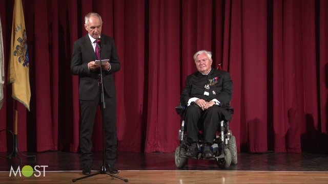 Keményfi Béla kapta a Szabadságért Kaposvár Emlékérmet