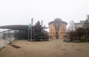 Megújult az egyetem körépülete és a régi tanügyi épület