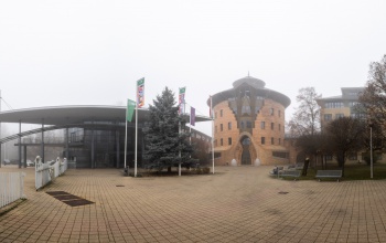 Megújult az egyetem körépülete és a régi tanügyi épület