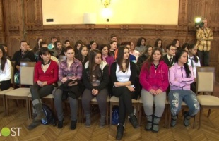 Kaposvár segít a roma származású tanulóknak