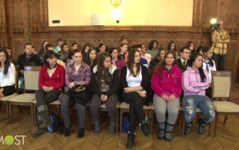 Kaposvár segít a roma származású tanulóknak