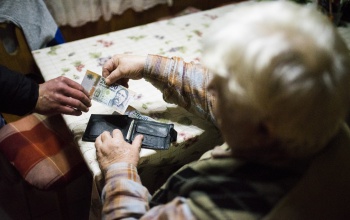 Új módszerekkel akarják átverni az időseket