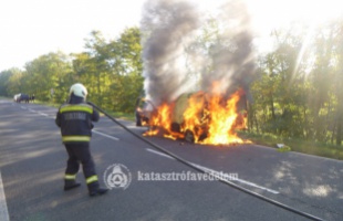 Teljesen kiégett egy autó Barcsnál - VIDEÓ