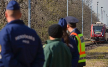 MÁV: A holnapi naptól visszaáll a schengeni határellenőrzés
