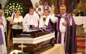 Örök nyugalomra helyezték Péteri Pált