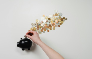 Meghosszabbítja a kormány a kamatstopot