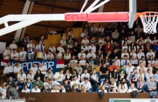 Mindenki fehérbe a KKK-meccsre!