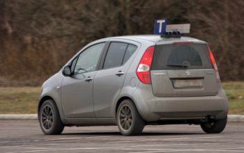 Hétfőtől újraindulnak a közlekedési vizsgák