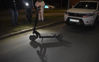 Ittasan rollerezett, súlyos sérülés lett a vége