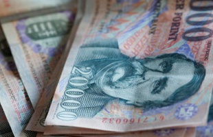 A kamatstop felfüggesztését kéri a bankszövetség