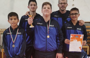 Országos döntőbe jutottak a KASI birkózói
