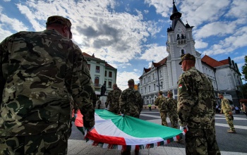 Zászlófelvonással és ünnepi szentmisével kezdődött az államalapítás ünnepe Kaposváron
