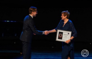 Először adták át a Karikó Katalin alapította JATE-díjakat