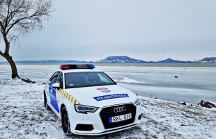 Tilos a Balaton jegére menni!