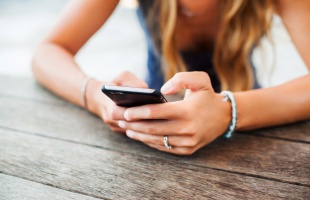 SMS-értesítést kapnak a feltöltős SIM-kártyások